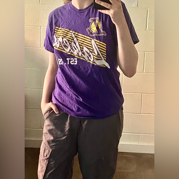 NBA Lakers t-shirt, mens but it’s a t-shirt so unisex works. - Picture 2 of 7